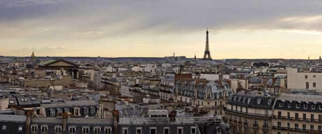 J'ai Envie De Toi Theatre De La Tour Eiffel « Depuis ma fenêtre, je voyais la Tour Eiffel ! » | Trait-d'Union